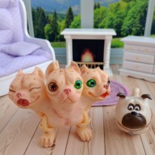 Цербуша и мопс