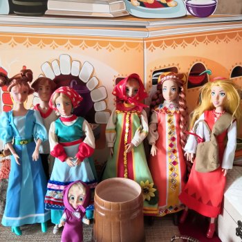 Хорошо лежать на печке - ноги в тёпленьком местечке.