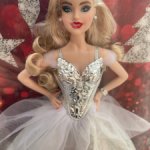 Holiday Barbie 2021. NRFB