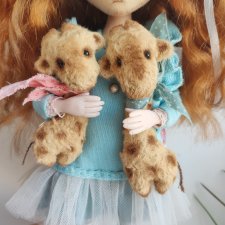 Жирафики. Брошки