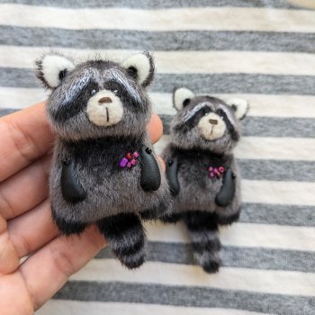 Енот. Брошь