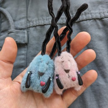 Зайцы - отдыхайцы! Брошки