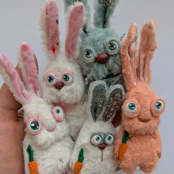 Невысыпайцы. Брошки