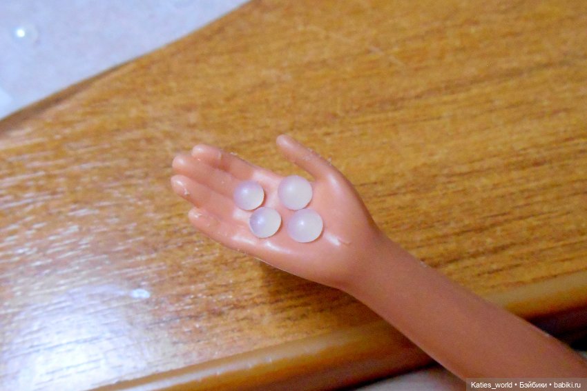 Серьги для кукол из зубчиков расчески и горячего клея (фото 4)