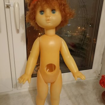 Помогите узнать кто производитель куклы СССР?