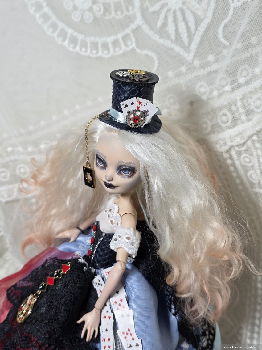 ООАК по мотивам Алисы в Стране Чудес