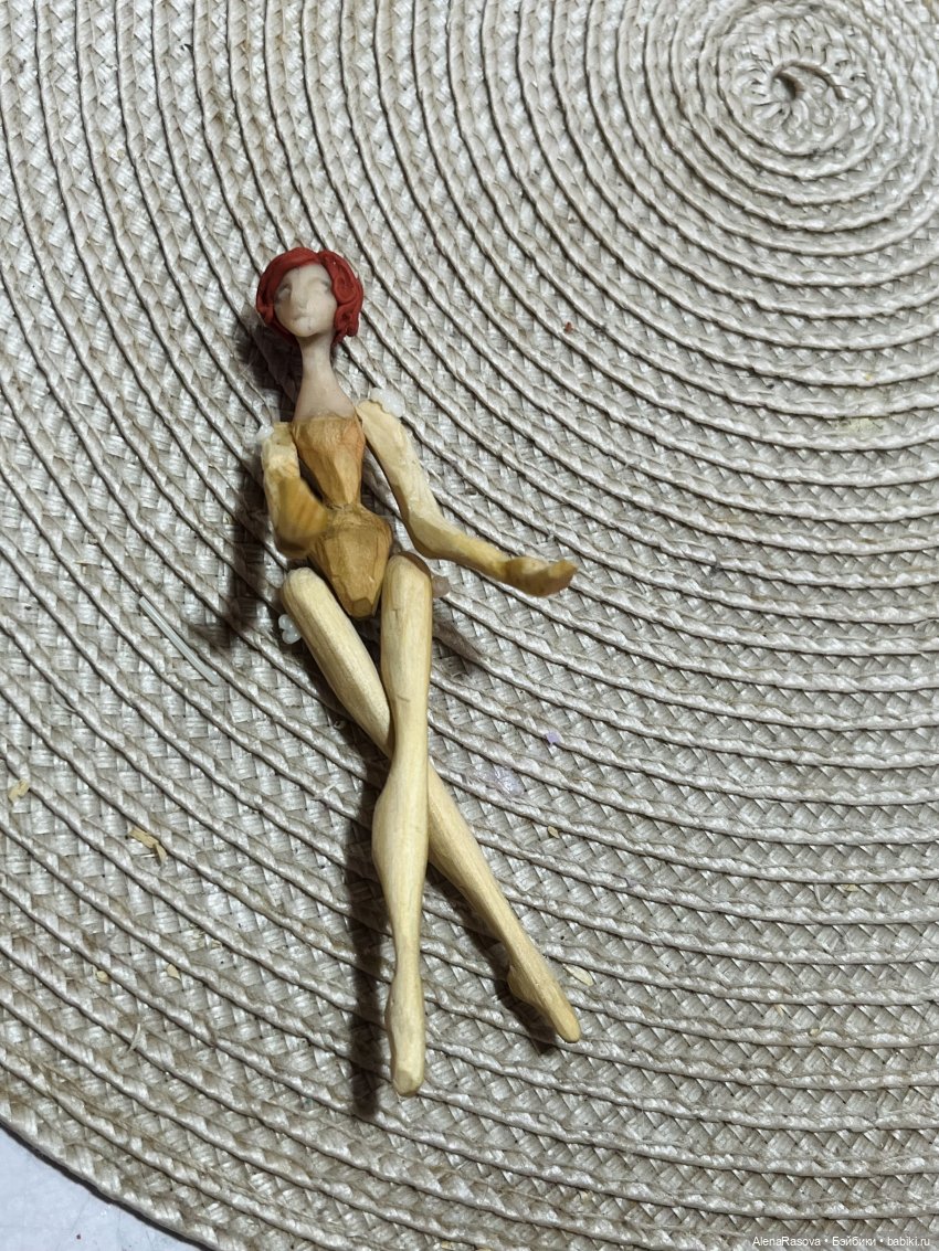 Маленькая деревянная балерина (фото 2)