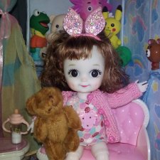 Дашка кудряшка