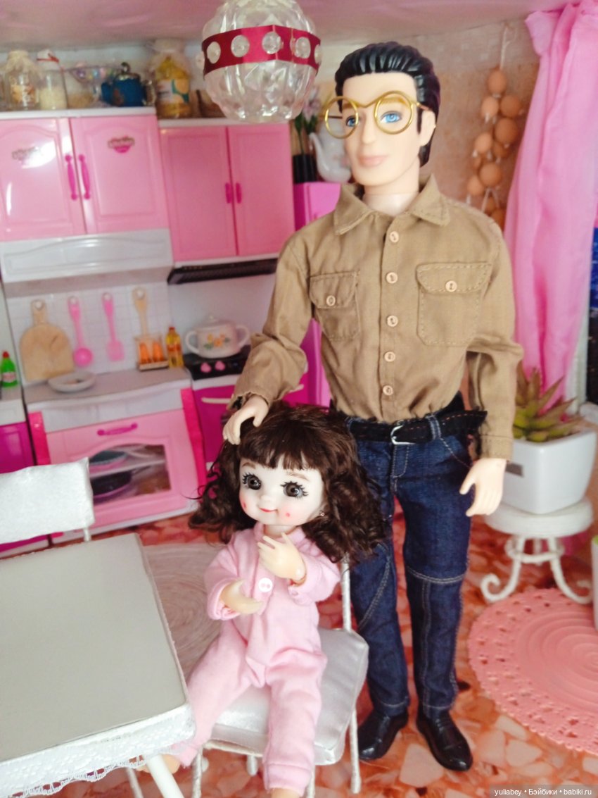 Куклогорск. Накормить Дашку