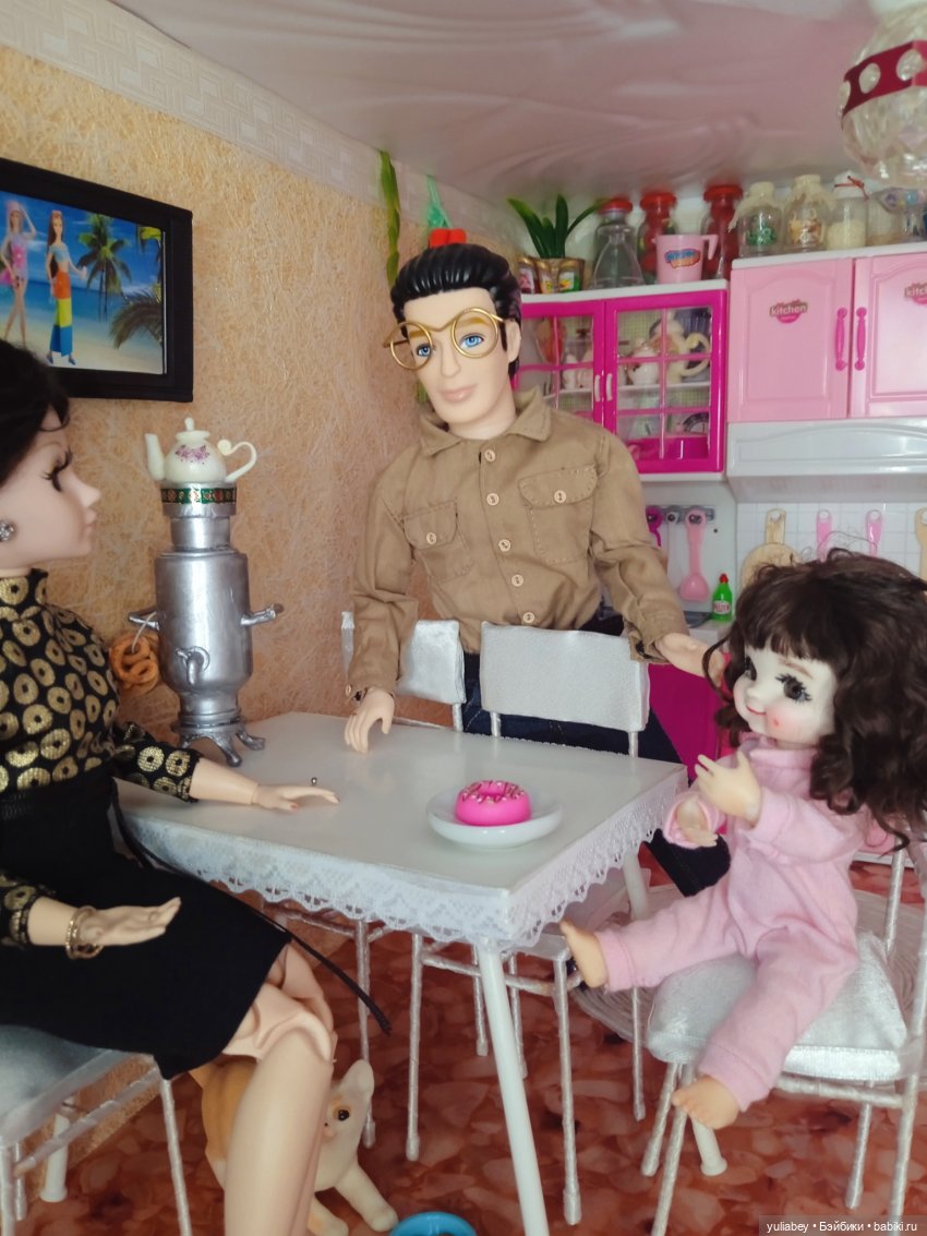 Куклогорск. Накормить Дашку