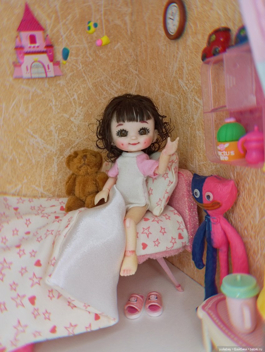 Куклогорск. Мы с Дашей гуляем