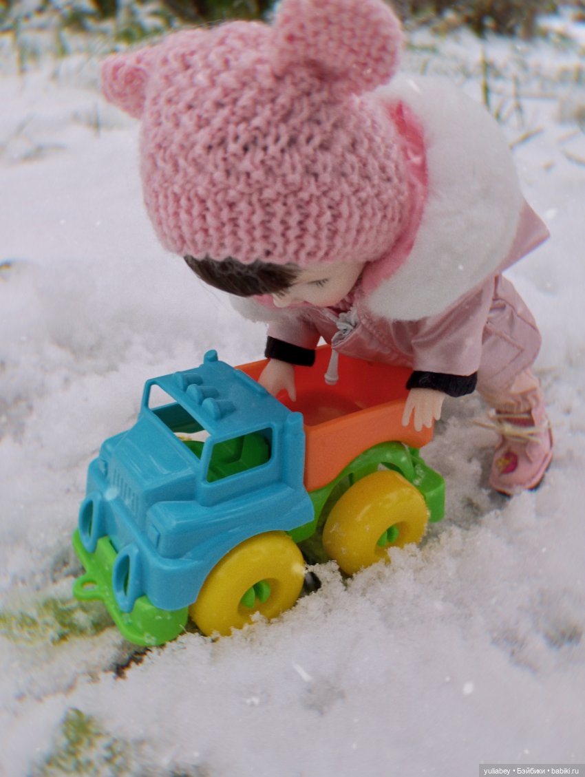 Куклогорск. Мы с Дашей гуляем