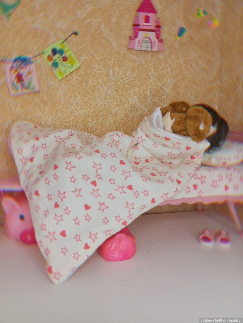 Куклогорск. Мы с Дашей гуляем