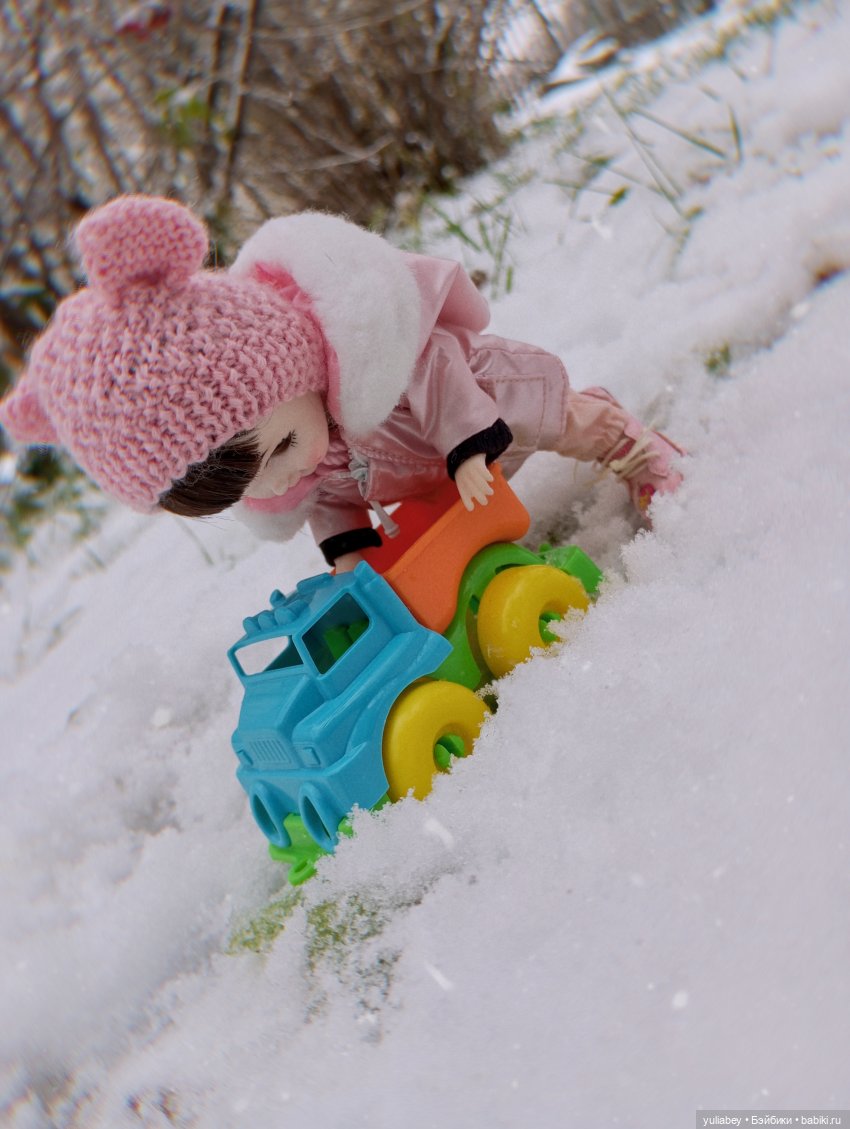 Куклогорск. Мы с Дашей гуляем