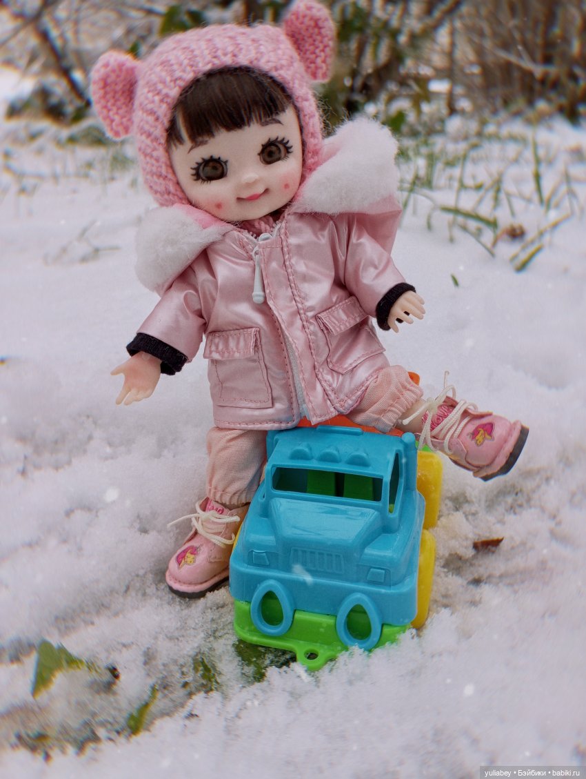 Куклогорск. Мы с Дашей гуляем