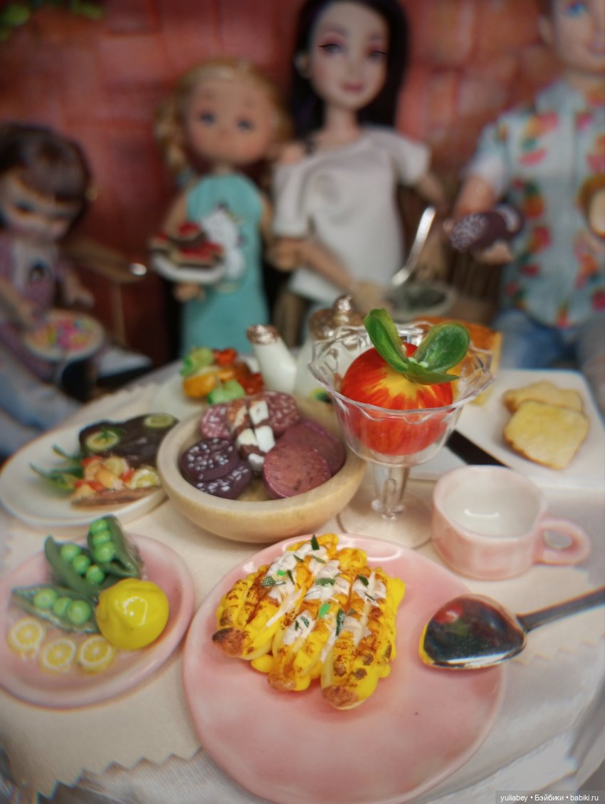 Куклогорск. Жарим колбаски 🥓🥓🥓🫕