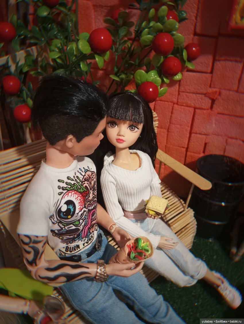 Куклогорск. Жарим колбаски 🥓🥓🥓🫕 (фото 9)