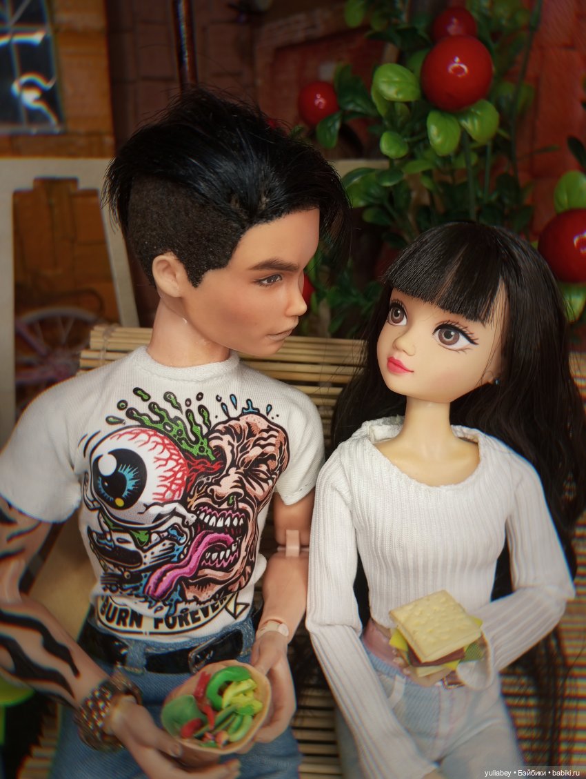 Куклогорск. Жарим колбаски 🥓🥓🥓🫕