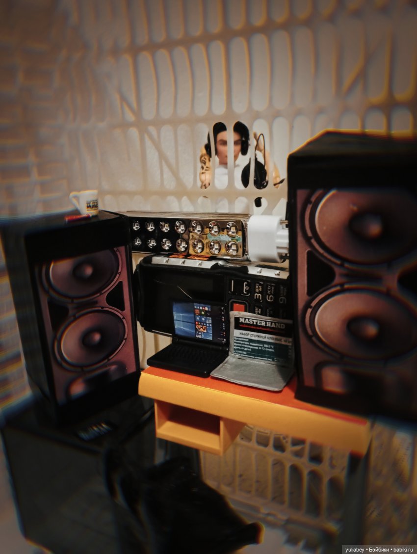 Куклогорск. Потому что она здесь