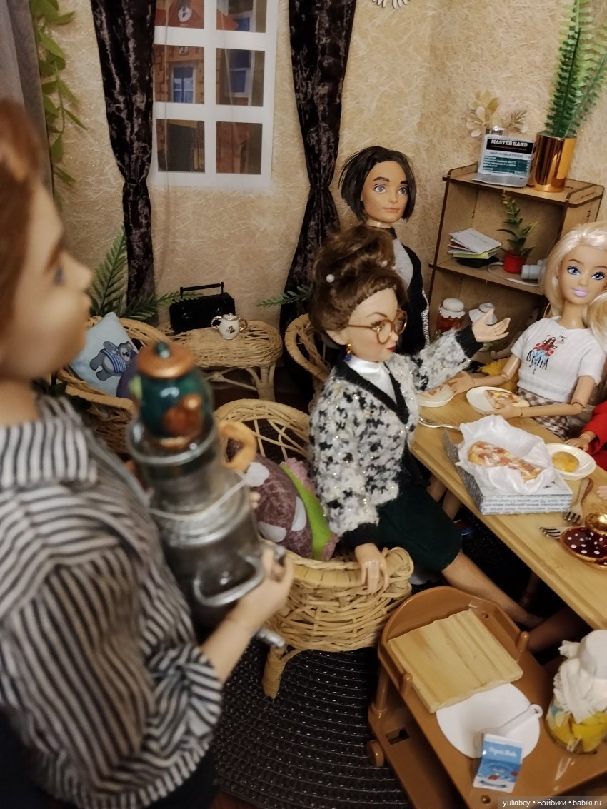 Куклогорск. Заморские гости