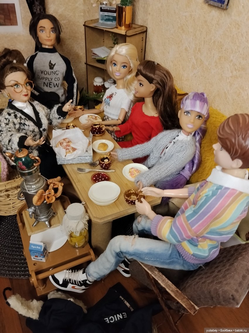 Куклогорск. Заморские гости