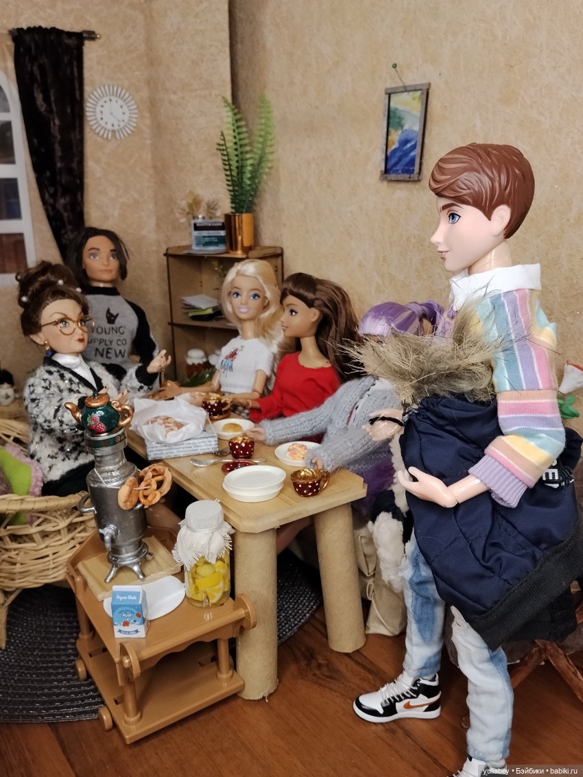 Куклогорск. Заморские гости