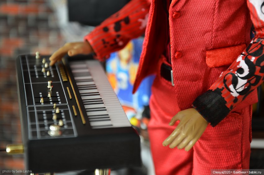 Юджин у себя в гараже — Куклы Integrity Toys (Интегрити): Poppy Parker