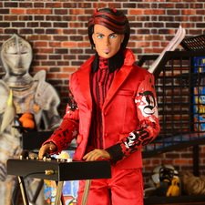 Юджин у себя в гараже