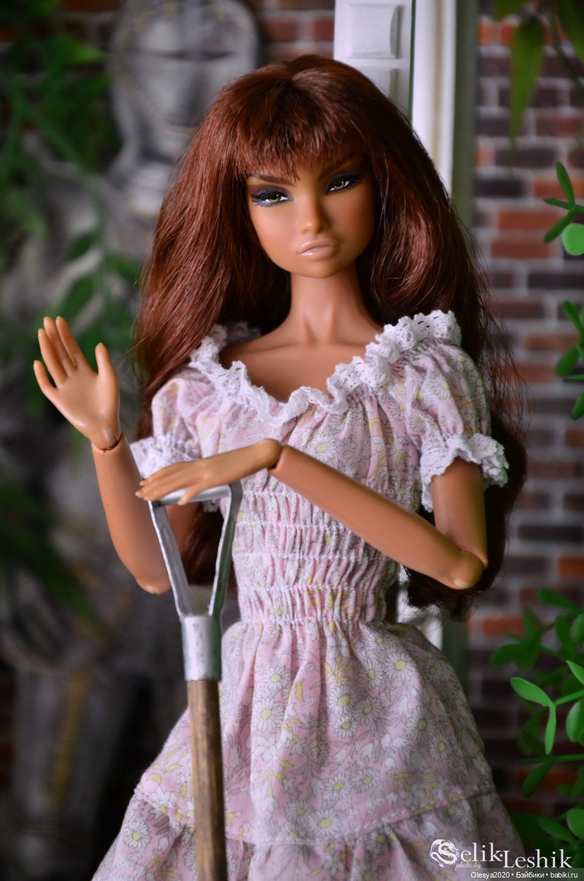 Для девушки важно выбрать правильное оружие самообороны 🤣 (фото 2)