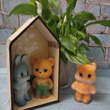 Красиво плывут! — Кто? — Вон та группа в полосатых купальниках.(С)