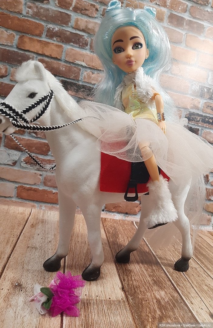 Как инстадива Эхо на флешмоб невест попала