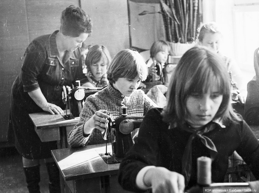 Как проснёшься - вдевай нитку в иголку и выдёргивай! День рукоделия