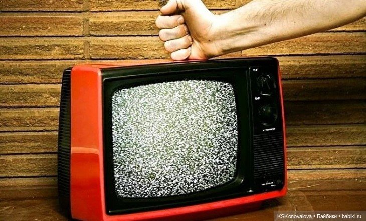 Новогодняя телепрограмма - "Х/ф Ирония судьбы или С легким паром"