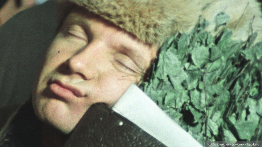 Новогодняя телепрограмма - "Х/ф Ирония судьбы или С легким паром"