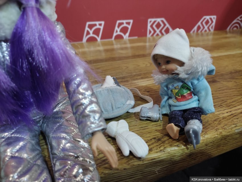 Каток — Куклы Barbie (Барби): Looks
