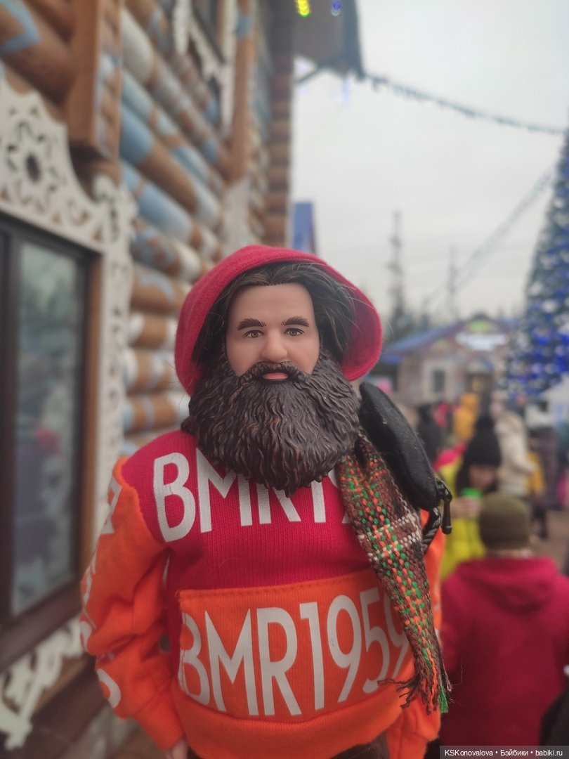 Деду Морозу Весна куклу подарила