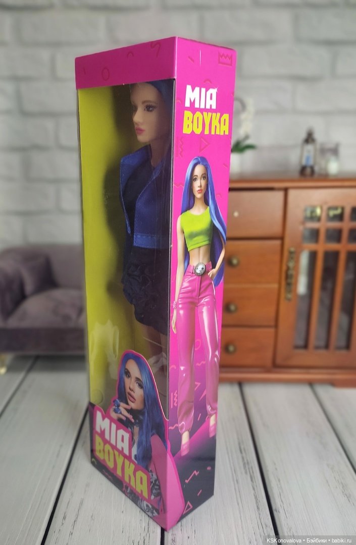 Мия. Распаковка, первые впечатления, фотосессия, сравнение с Barbie MTM BMR1959 (фото 3)