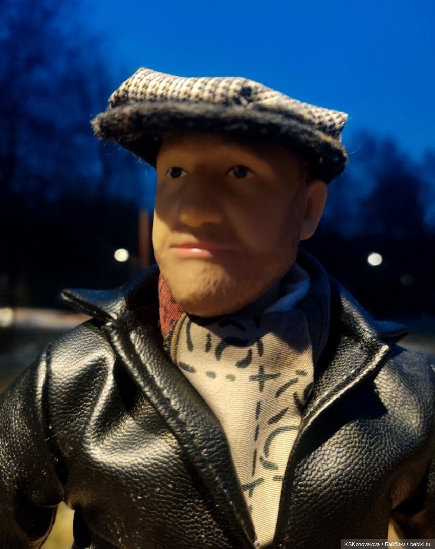 Дама с собачкой и мужик в кепке