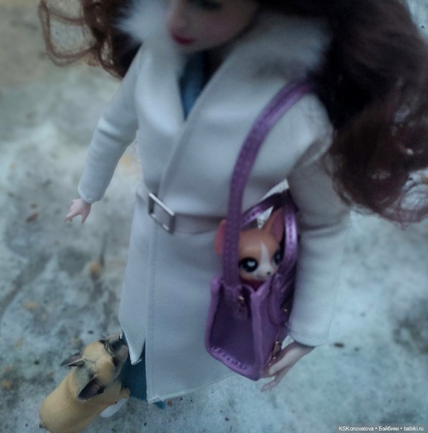 Дама с собачкой и мужик в кепке (фото 7)