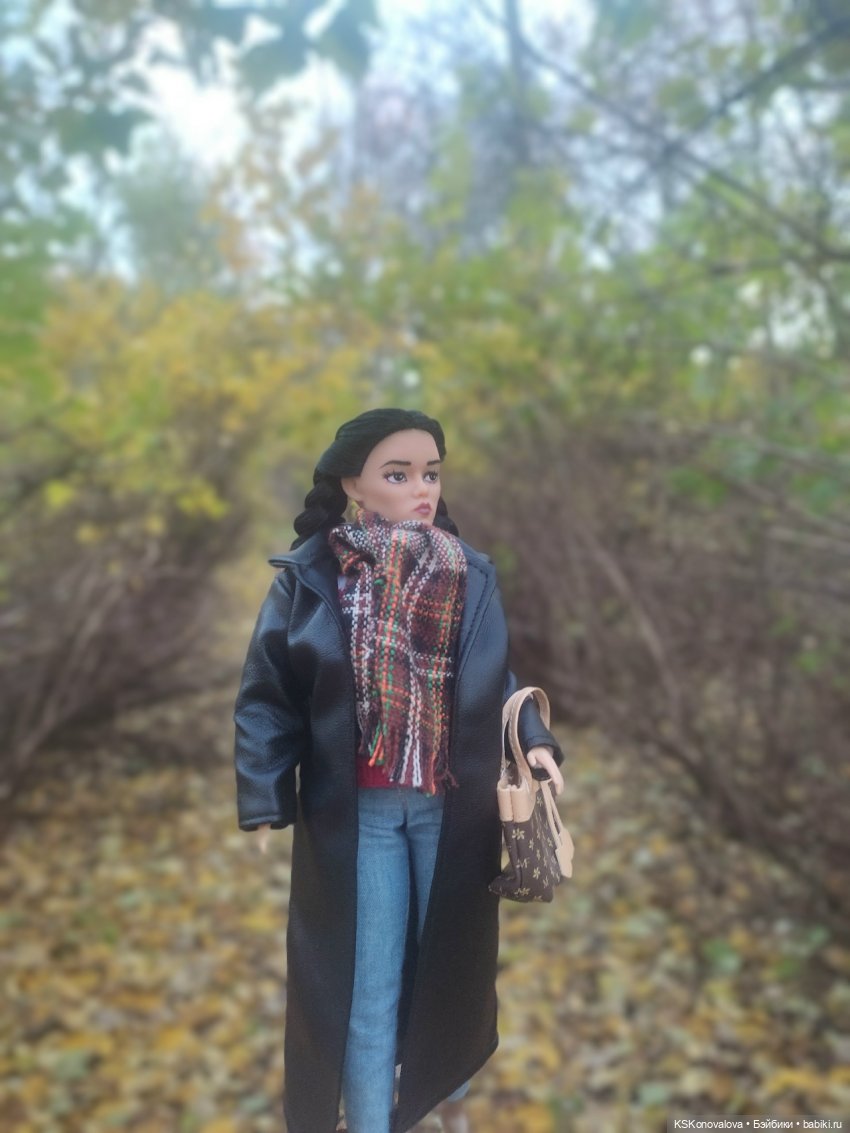 Год назад с Уэ́нздей — Аналоги Барби и куклы 1/6: клоны 90 (фото 4)