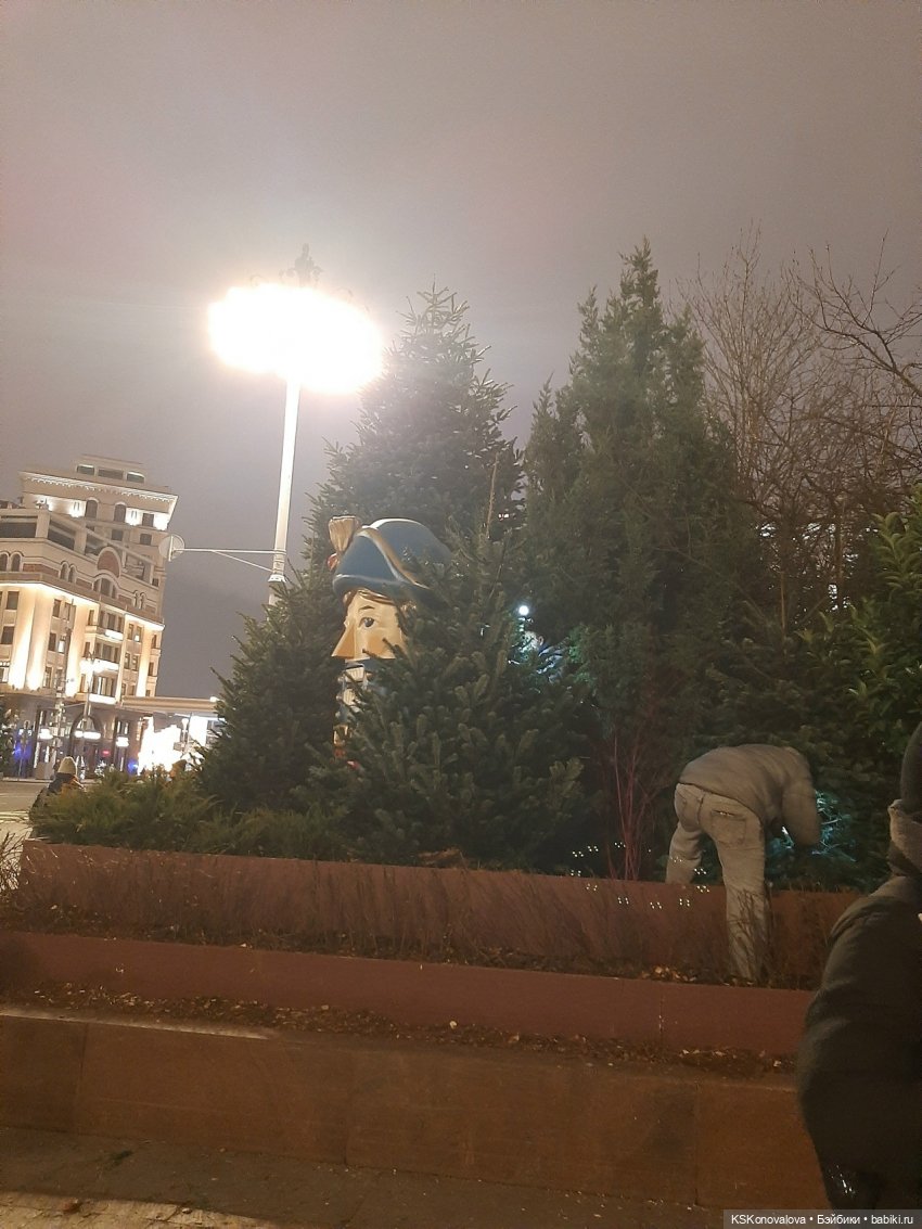 ПЕШКОМ 1:6. Смена декораций. Когда зажигаются ёлки ч.2