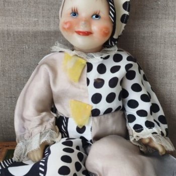 Помогите Опознать куклу