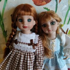 О чём шепчутся девочки?