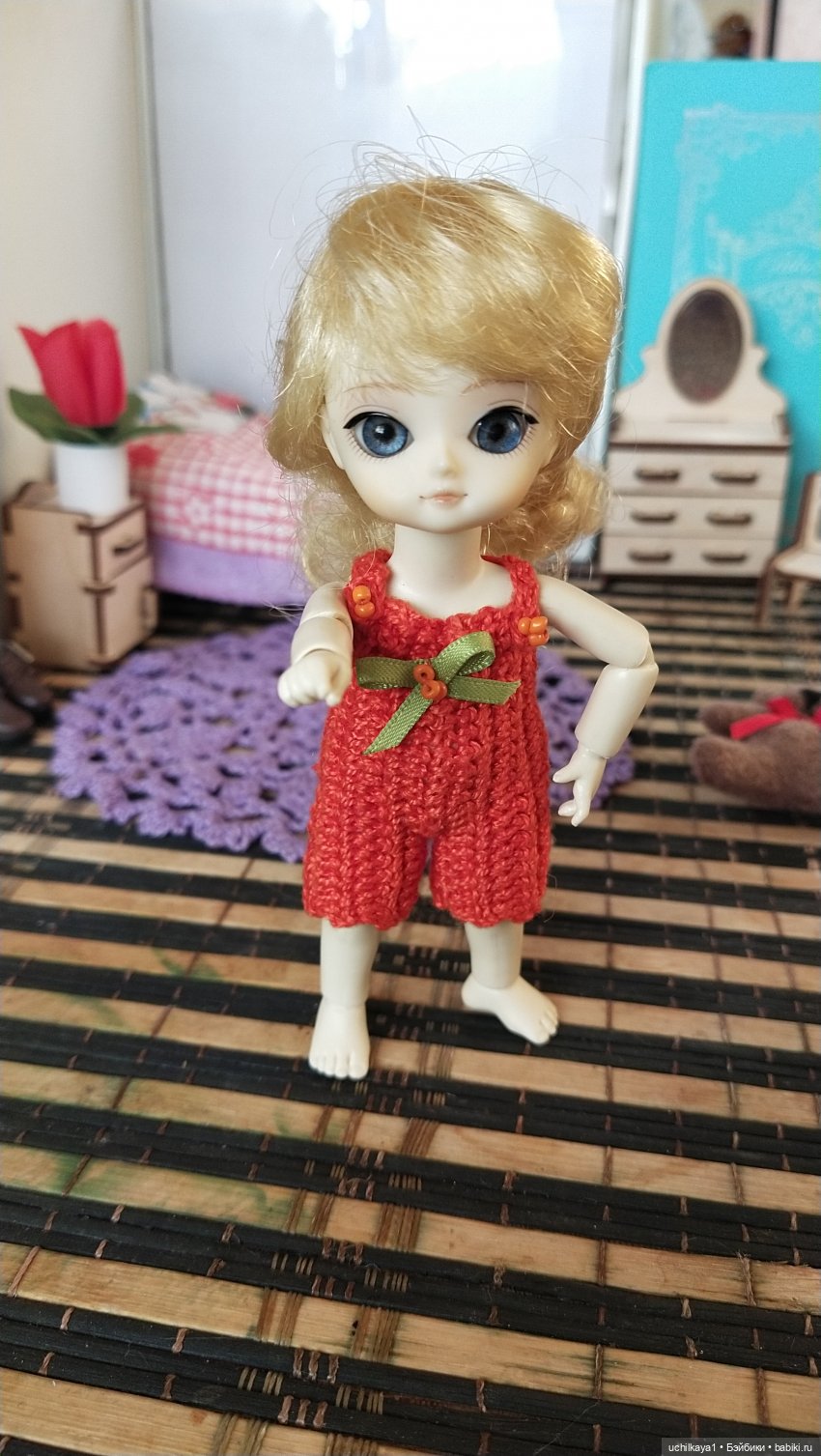 - Иди уже, шей дальше. И чтобы без рюшечек!