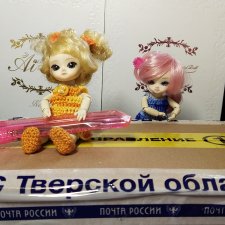 Мире прислали подарки