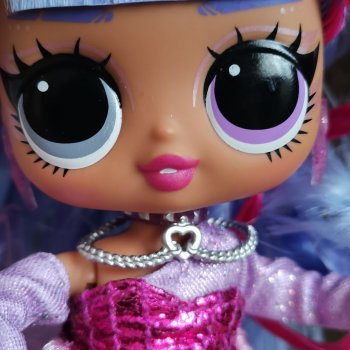 Куколка с гетерохромией