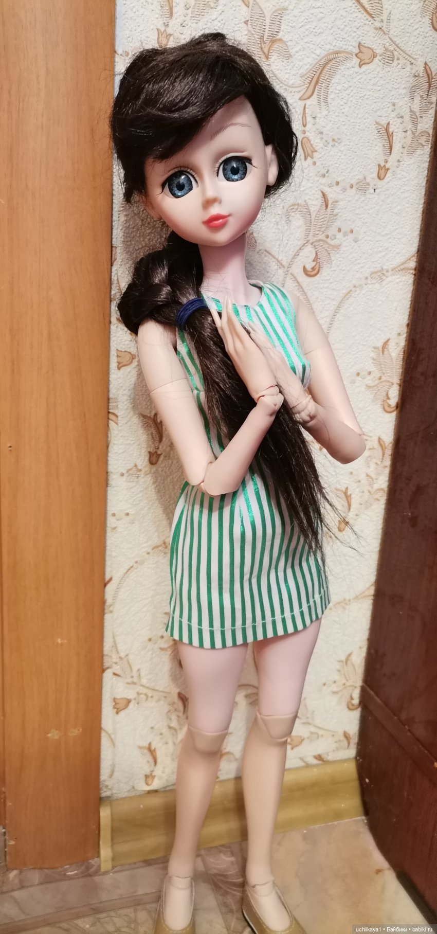 Аннушка примеряет парички (фото 4)