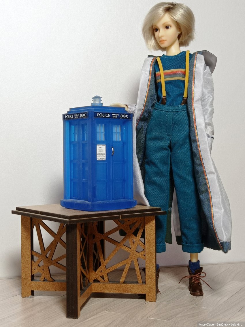 Зои в роли Доктора — Одежда и обувь для кукол своими руками: фото (фото 5)