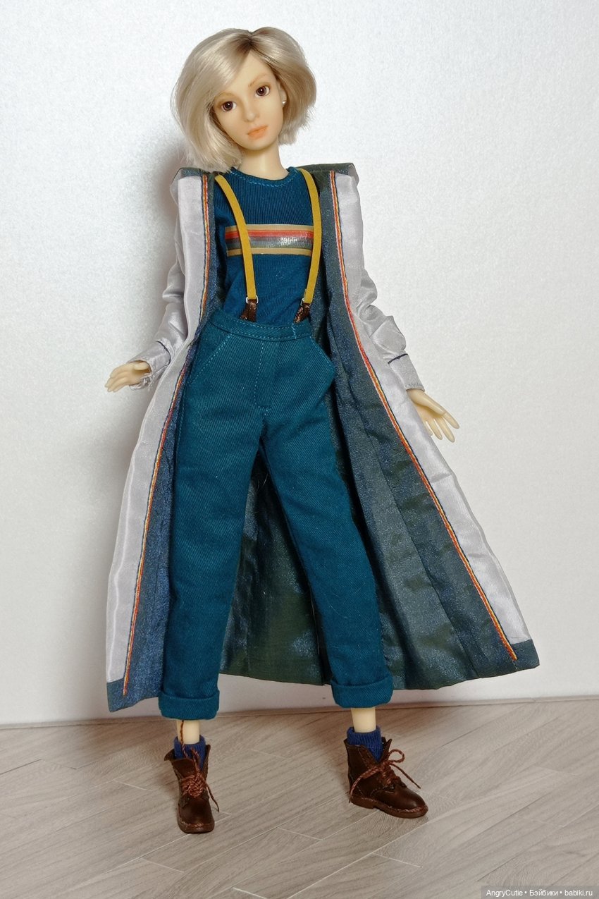 Зои в роли Доктора — Одежда и обувь для кукол своими руками: фото (фото 2)