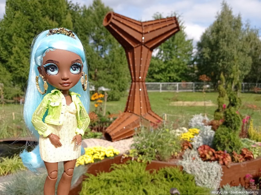 Прогулка с Робин | Бэйбики Прогулка с Робин — Куклы Rainbow High (Рейнбоу Хай (фото 2)